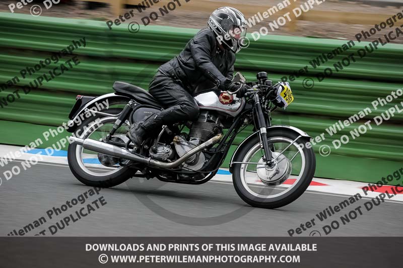 Vintage motorcycle club;eventdigitalimages;mallory park;mallory park trackday photographs;no limits trackdays;peter wileman photography;trackday digital images;trackday photos;vmcc festival 1000 bikes photographs